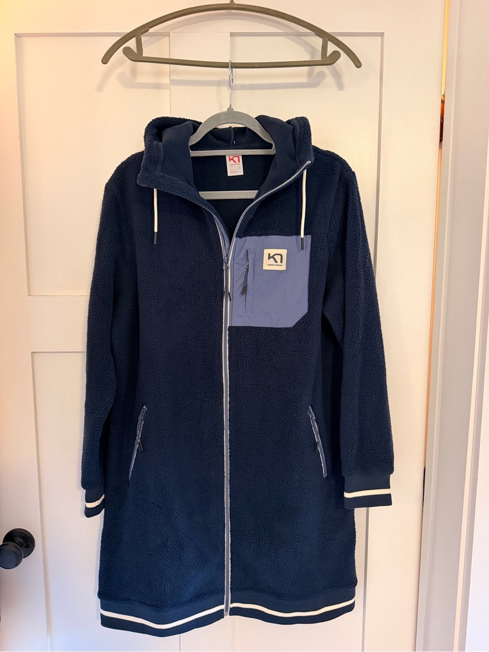 Kari Traa Women’s navy Fleece Hooded Coat with Contrast Pocket
